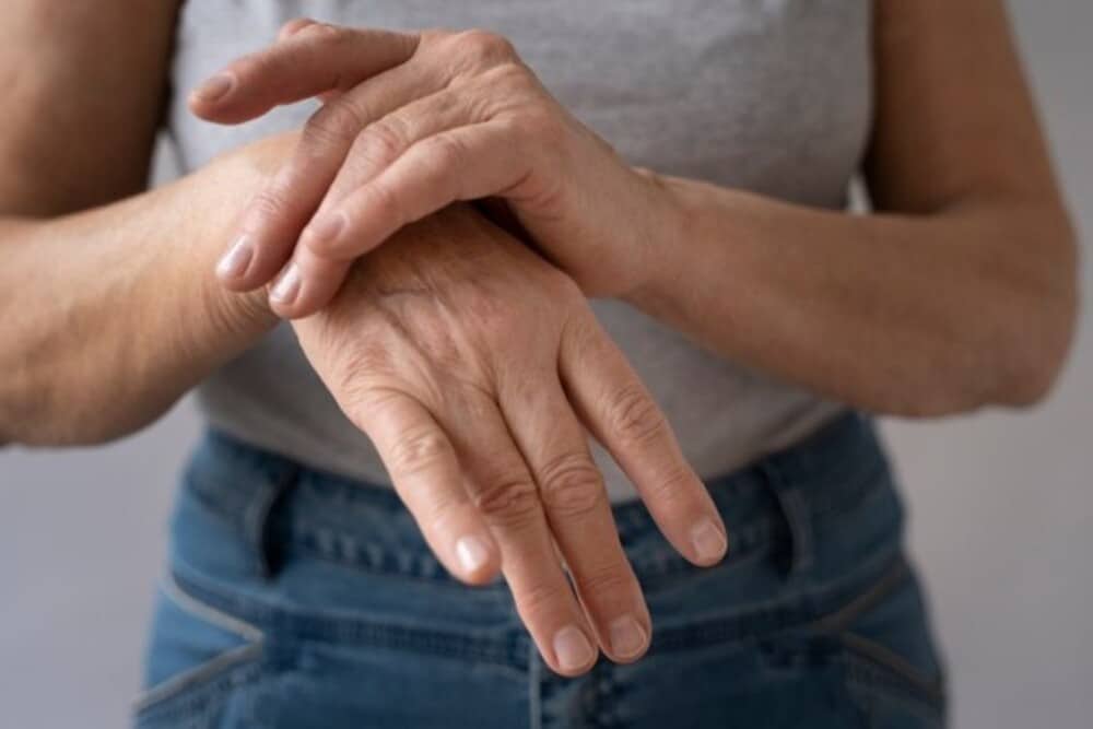 Artrosis de manos y dedos, causas, síntomas y tratamiento 